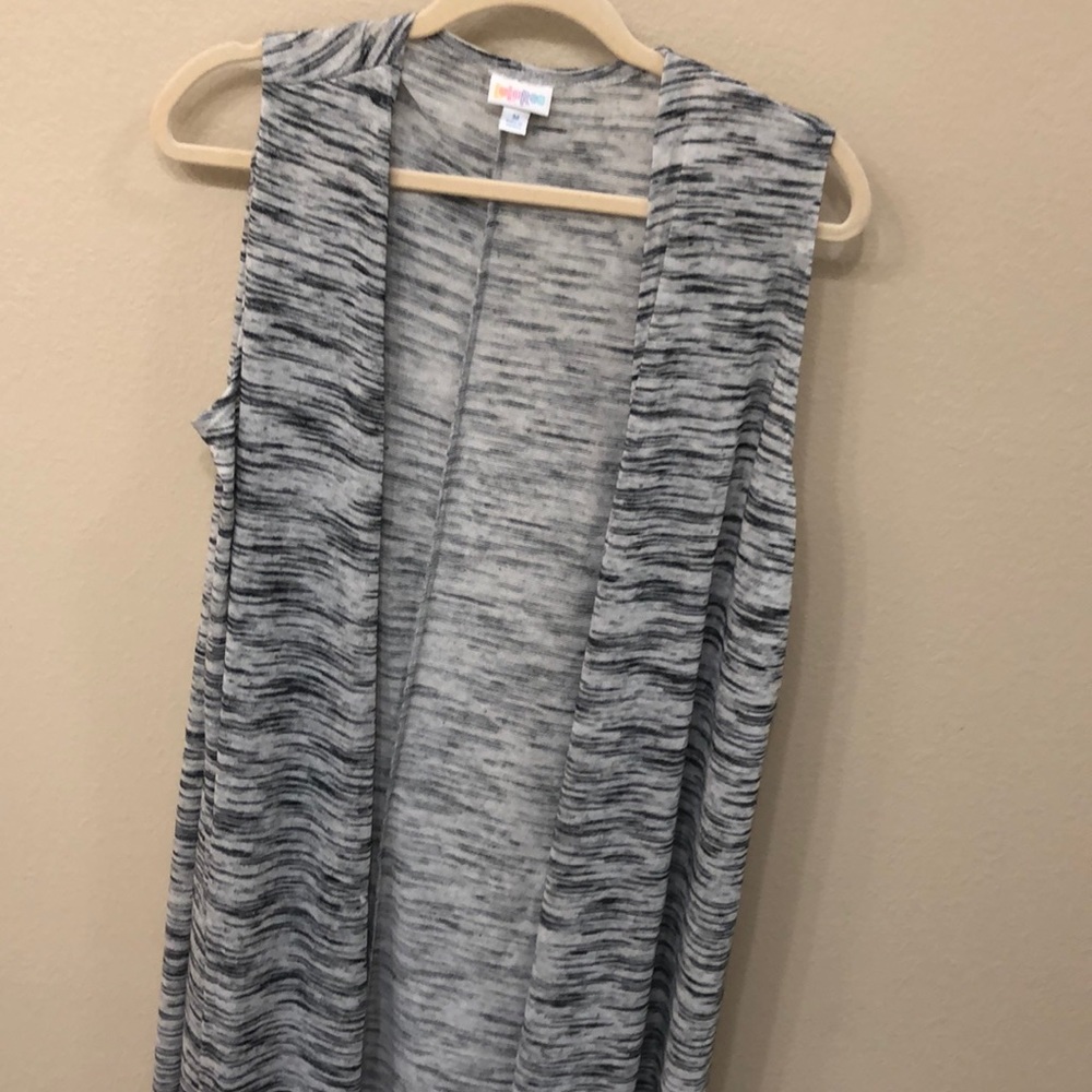 Medium NWT Lularoe Joy cardigan